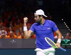 乐鱼体育app-意大利游泳健将勇夺金牌