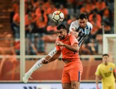 乐鱼官网-富力主场不敌鲁能，遭遇连败