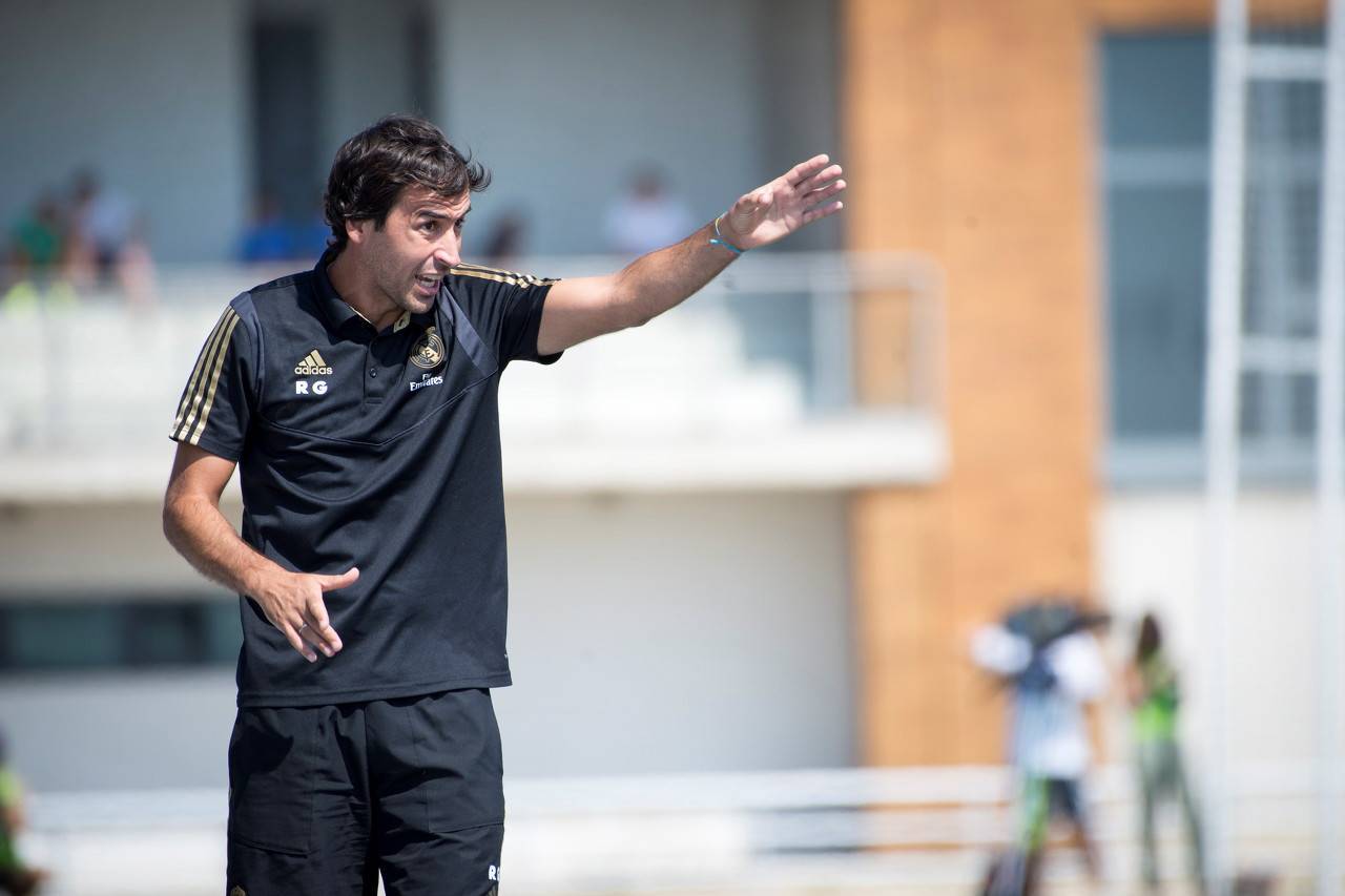 乐鱼体育app-沙尔克队球员受伤情况引发了担忧