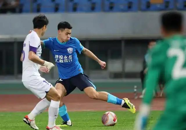 乐鱼体育app-包含中超联赛快讯：球员技术比拼备战展示实力提高的词条