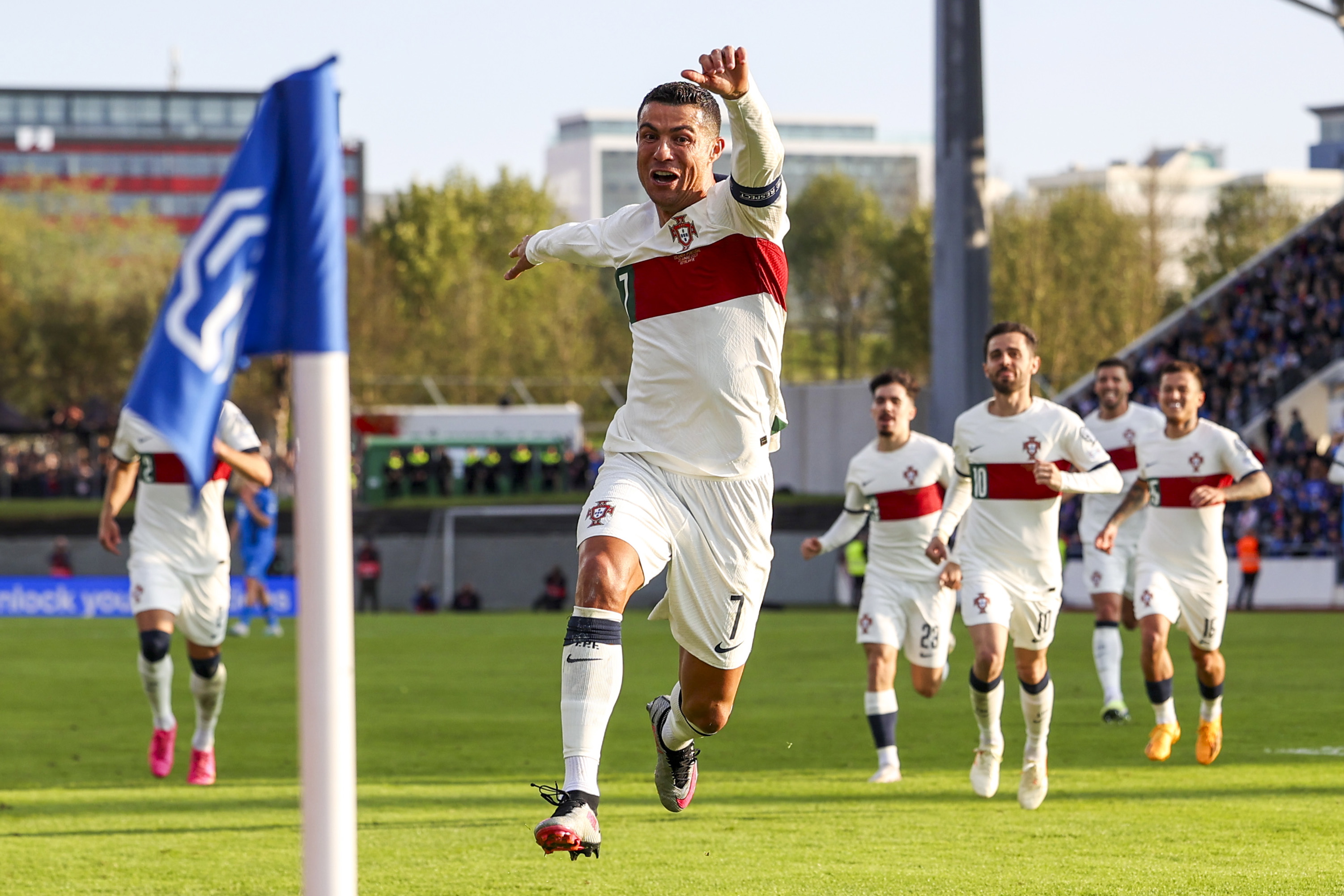 乐鱼体育网站入口-波兰在欧预赛中击败冰岛豪取胜利