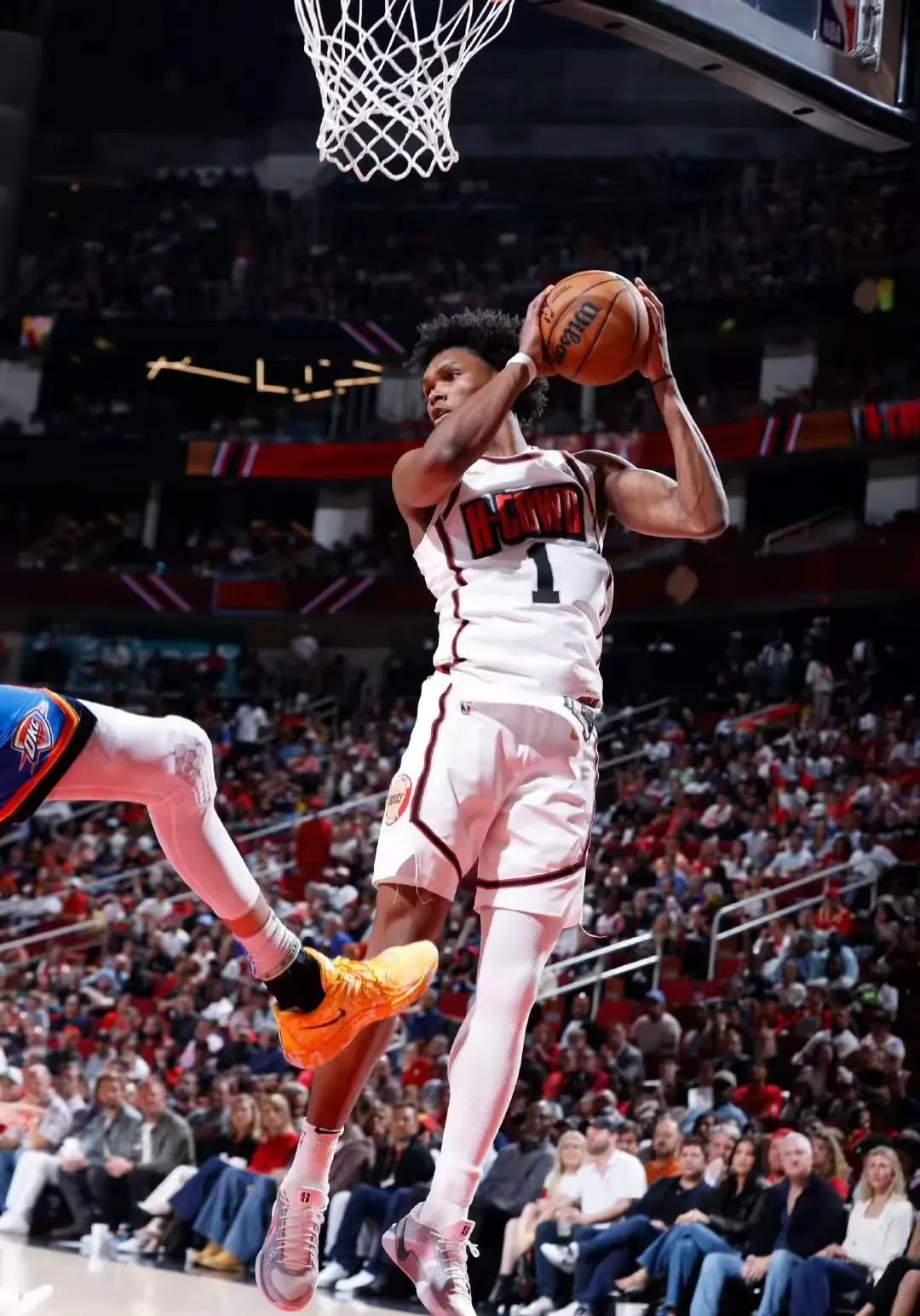 乐鱼体育app-包含火箭横扫魔术,哈登再砍40分的词条