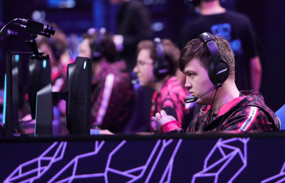 乐鱼体育网站入口-关于LGD爆冷DRX2,Crisp高光表现的信息