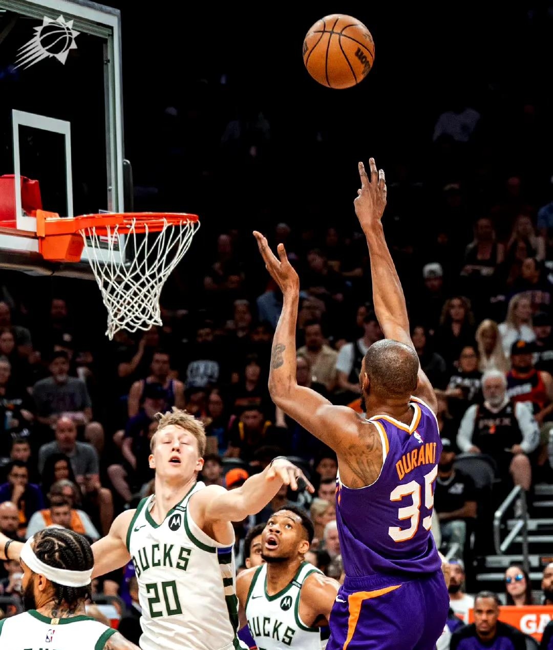 乐鱼体育-包含澳大利亚男篮绝杀雄鹿,波尔津吉斯统治全场的词条